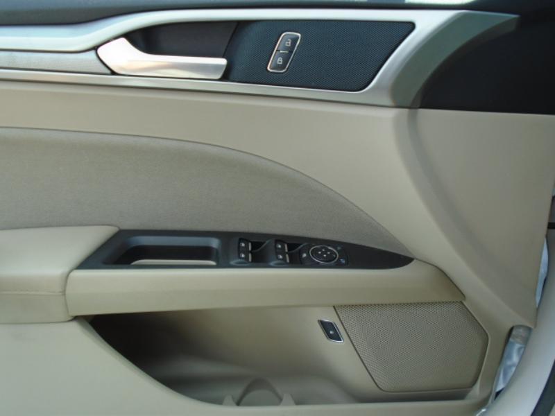 Ford Fusion Hybrid SE 2019