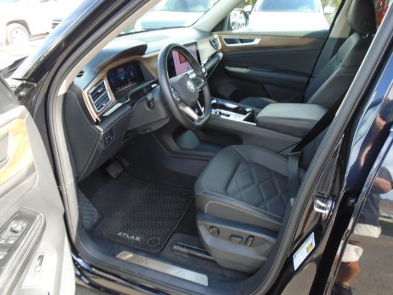 Volkswagen Atlas SE w/Technology 2025