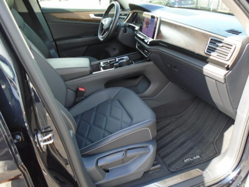 Volkswagen Atlas SE w/Technology 2025
