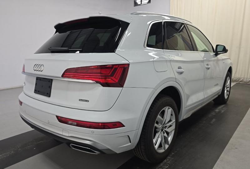 Audi Q5 2.0T Premium quattro 2023