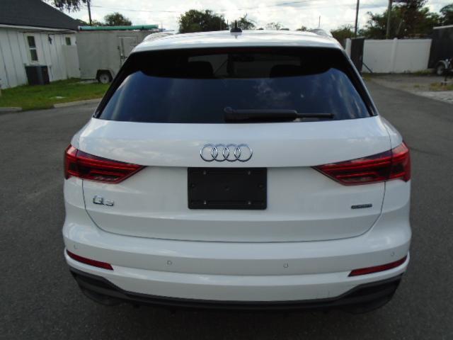 Audi Q3 S line Premium quattro 2024