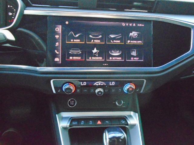 Audi Q3 S line Premium quattro 2024