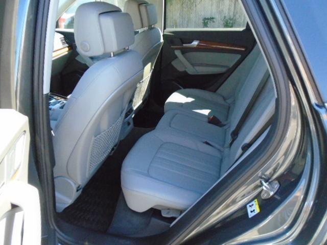 Audi Q5 2.0T Premium quattro 2023