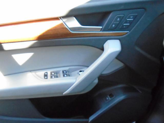 Audi Q5 2.0T Premium quattro 2023