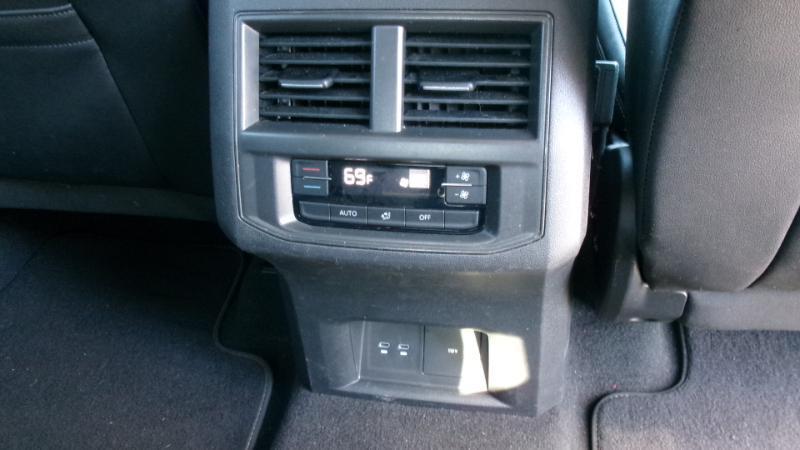 Volkswagen Atlas SE w/Technology 2023