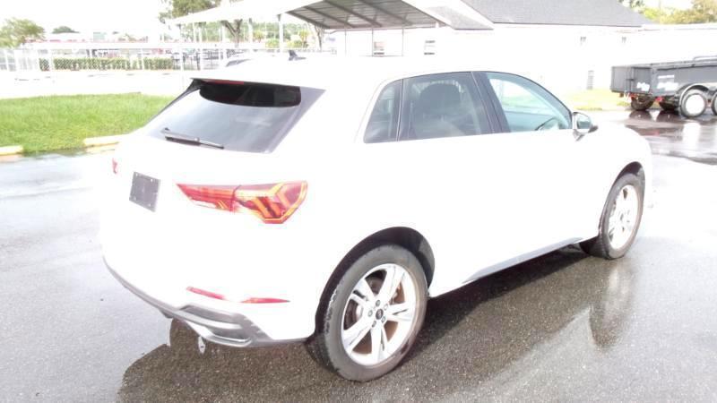 Audi Q3 S line Premium quattro 2023