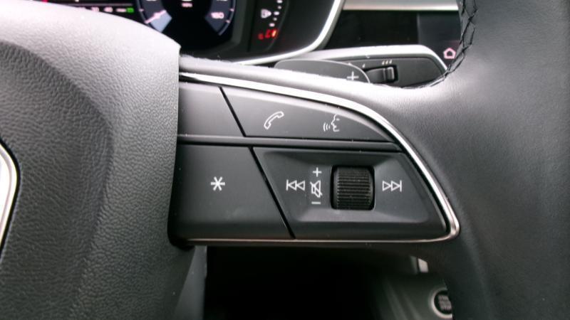 Audi Q3 S line Premium quattro 2023