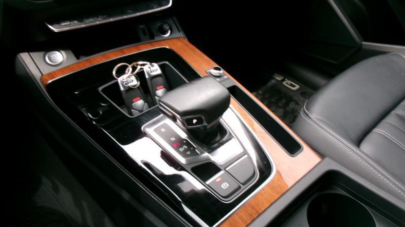 Audi Q5 2.0T Premium quattro 2023