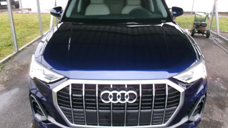 Audi Q3 S line Premium quattro 2024
