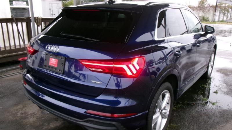Audi Q3 S line Premium quattro 2024