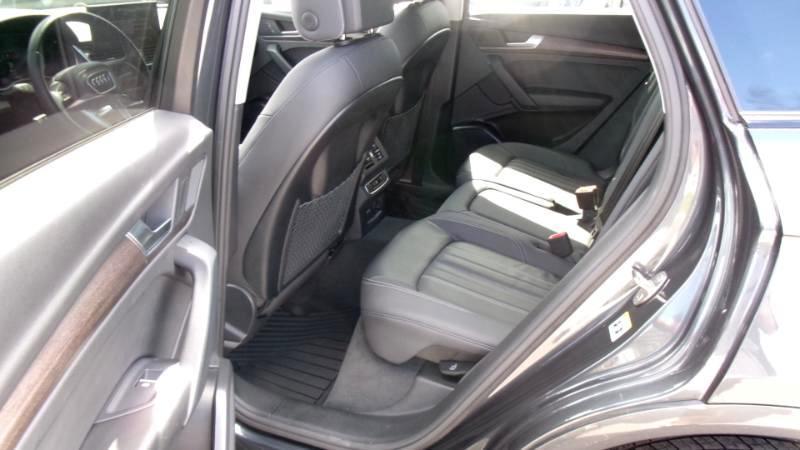 Audi Q5 2.0T Premium quattro 2025