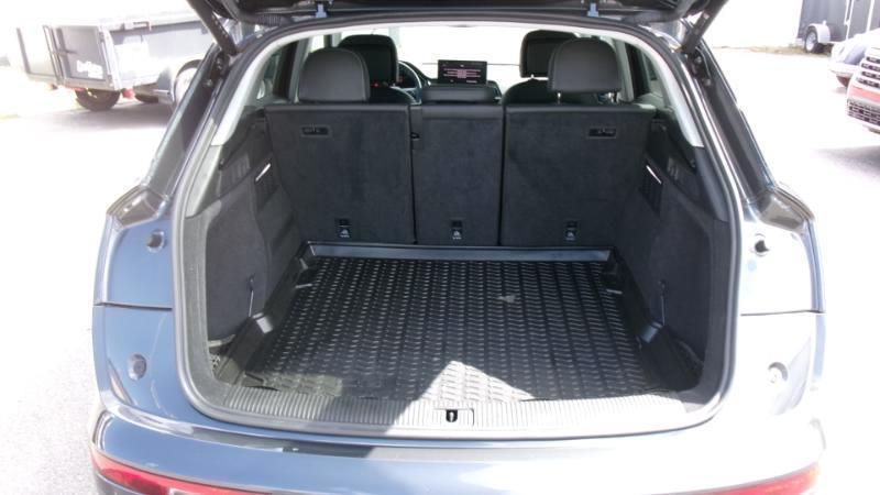 Audi Q5 2.0T Premium quattro 2025