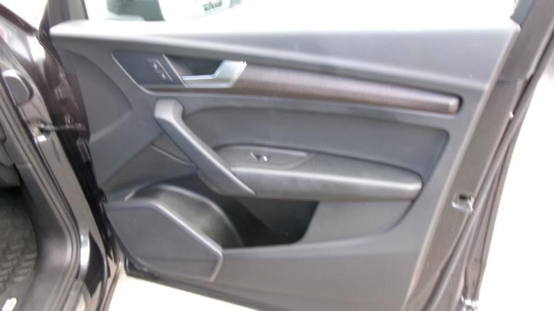 Audi Q5 2.0T Premium quattro 2025