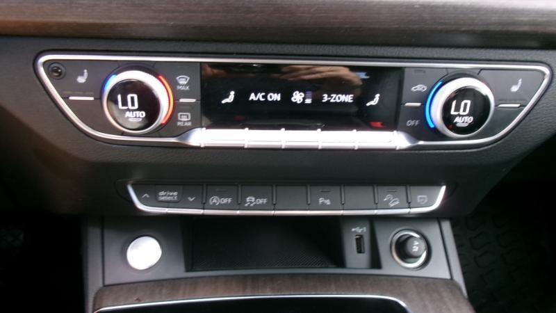 Audi Q5 2.0T Premium quattro 2025