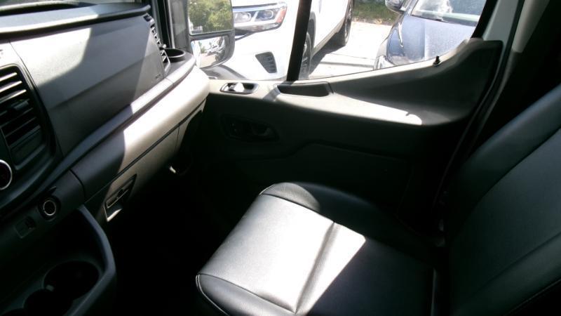 Ford Transit 250 Van Low Roof w/Sliding Pass. 130-in. WB 2020