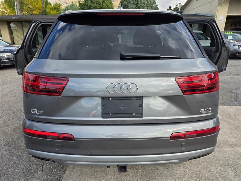 Audi Q7 3.0 Premium Plus quattro 2017 Audi Q7 3.0 Premium Plus quattro 2017