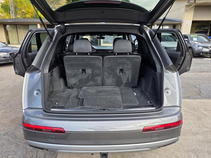 Audi Q7 3.0 Premium Plus quattro 2017 Audi Q7 3.0 Premium Plus quattro 2017