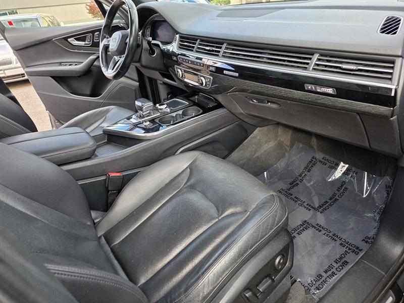 Audi Q7 3.0 Premium Plus quattro 2017 Audi Q7 3.0 Premium Plus quattro 2017