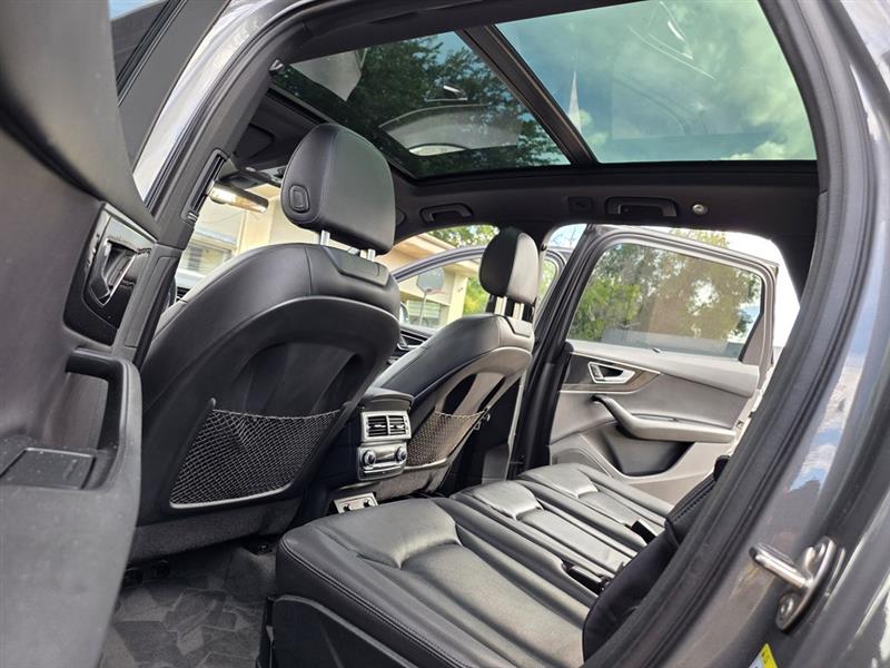 Audi Q7 3.0 Premium Plus quattro 2017 Audi Q7 3.0 Premium Plus quattro 2017