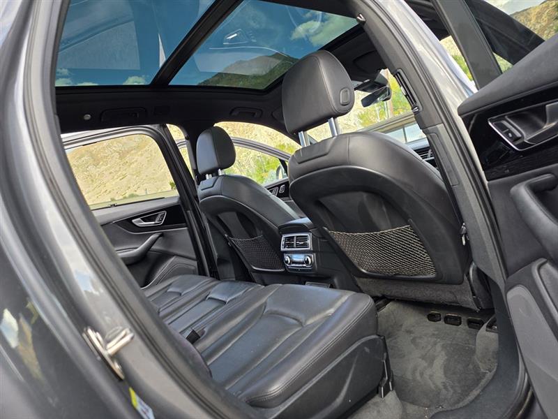 Audi Q7 3.0 Premium Plus quattro 2017 Audi Q7 3.0 Premium Plus quattro 2017