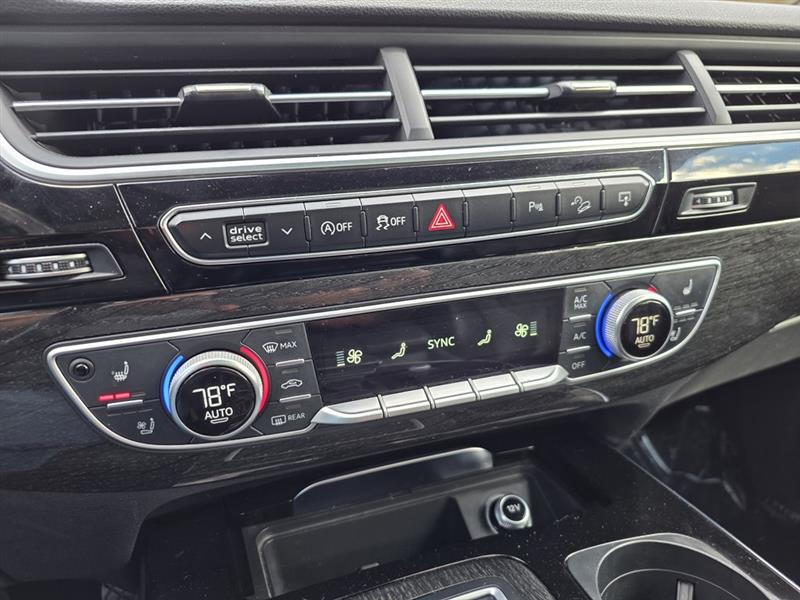 Audi Q7 3.0 Premium Plus quattro 2017 Audi Q7 3.0 Premium Plus quattro 2017