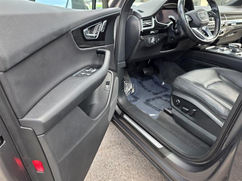 Audi Q7 3.0 Premium Plus quattro 2017 Audi Q7 3.0 Premium Plus quattro 2017