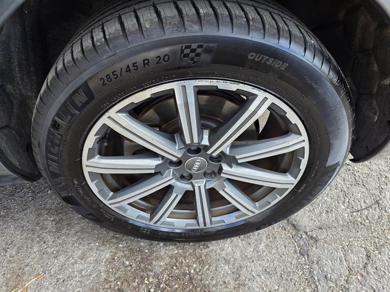 Audi Q7 3.0 Premium Plus quattro 2017 Audi Q7 3.0 Premium Plus quattro 2017