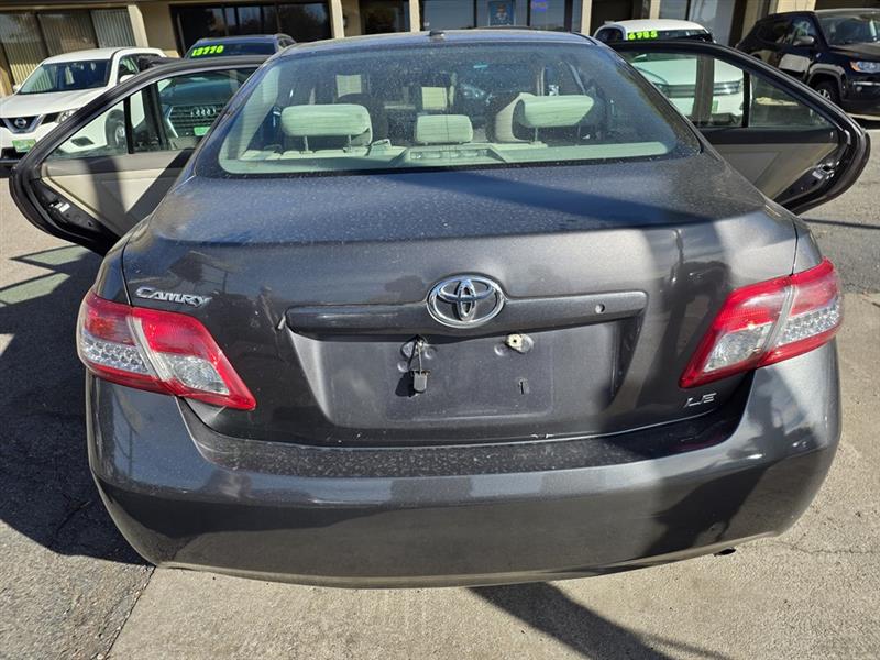 Toyota Camry LE 6-Spd AT 2011 Toyota Camry LE 6-Spd AT 2011