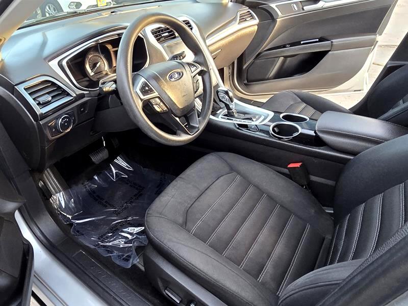 Ford Fusion SE 2013