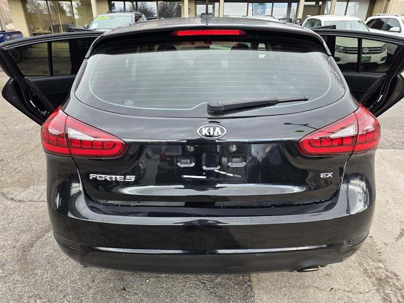 Kia Forte 5-Door EX 2017