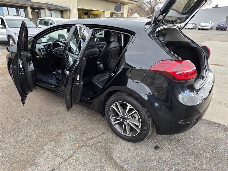 Kia Forte 5-Door EX 2017