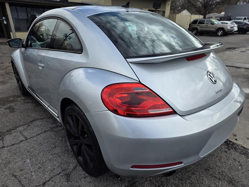 Volkswagen Beetle 2.0T Turbo 2013