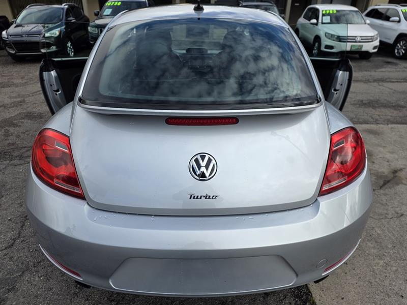 Volkswagen Beetle 2.0T Turbo 2013