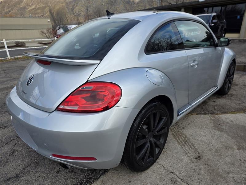 Volkswagen Beetle 2.0T Turbo 2013