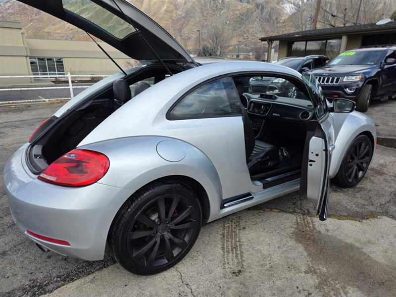 Volkswagen Beetle 2.0T Turbo 2013
