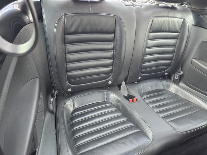 Volkswagen Beetle 2.0T Turbo 2013