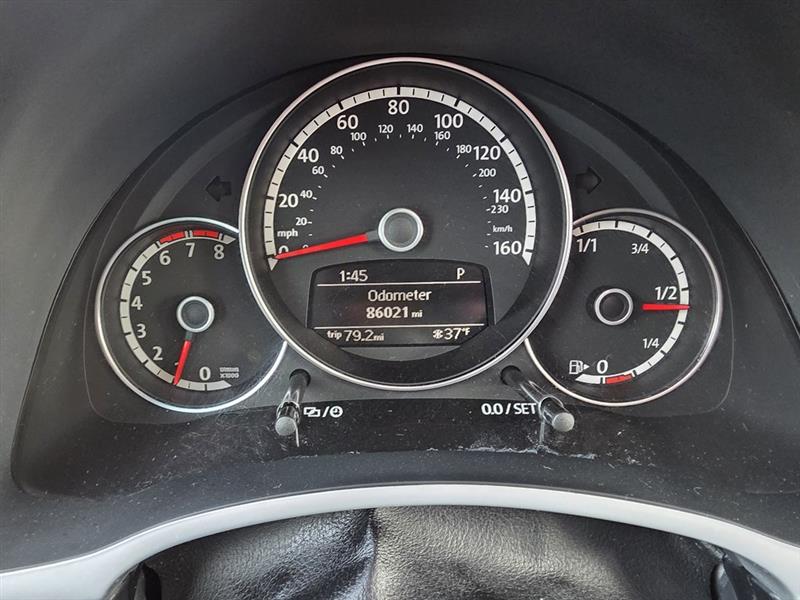 Volkswagen Beetle 2.0T Turbo 2013