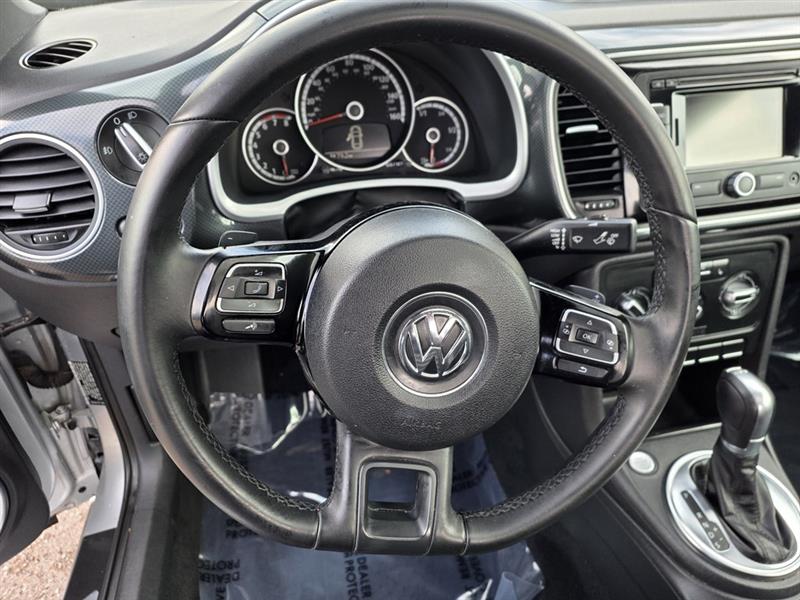 Volkswagen Beetle 2.0T Turbo 2013