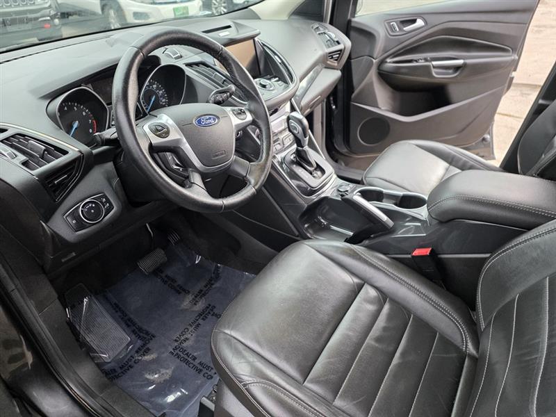 Ford Escape Titanium 4WD 2015