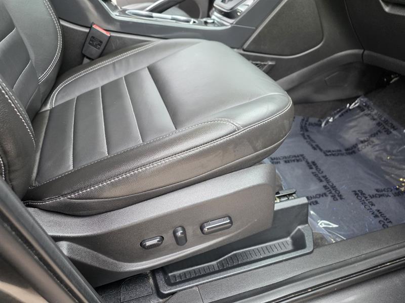 Ford Escape Titanium 4WD 2015