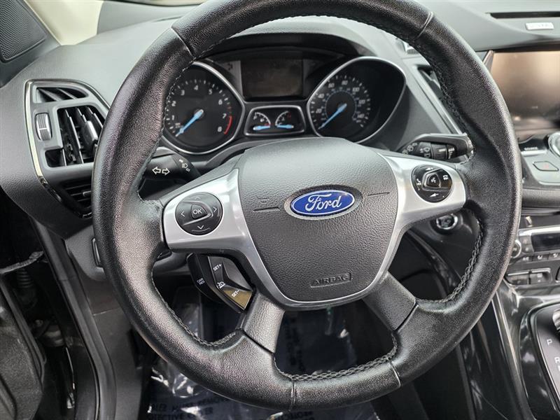 Ford Escape Titanium 4WD 2015