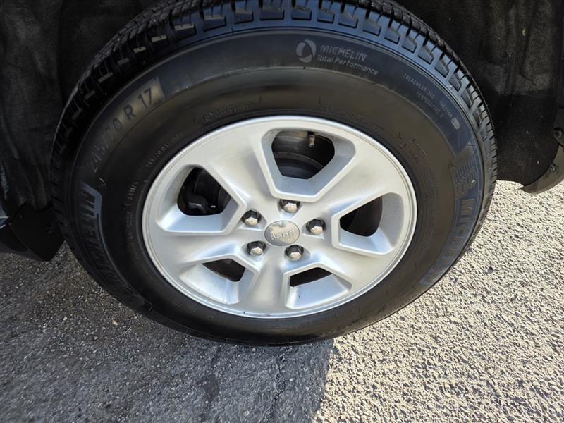 Jeep Grand Cherokee Laredo 2WD 2015