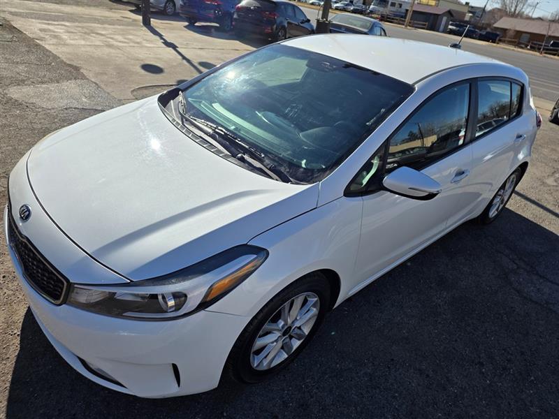 Kia Forte 5-Door LX 2017
