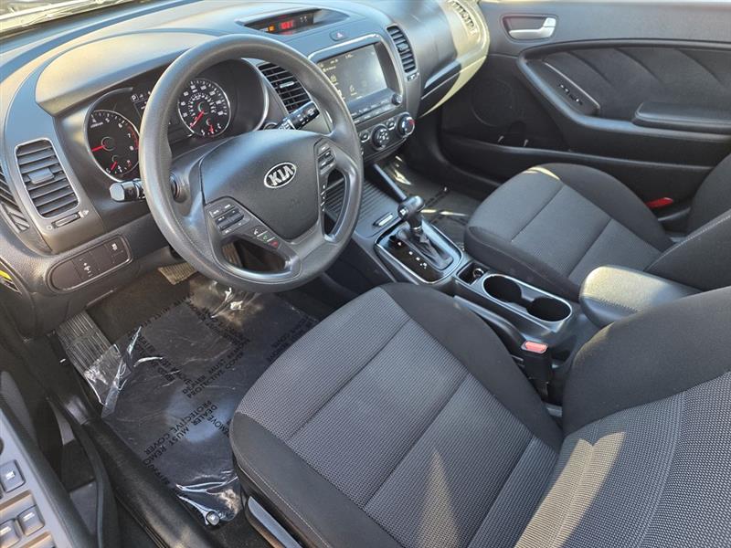 Kia Forte 5-Door LX 2017