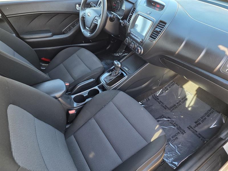 Kia Forte 5-Door LX 2017