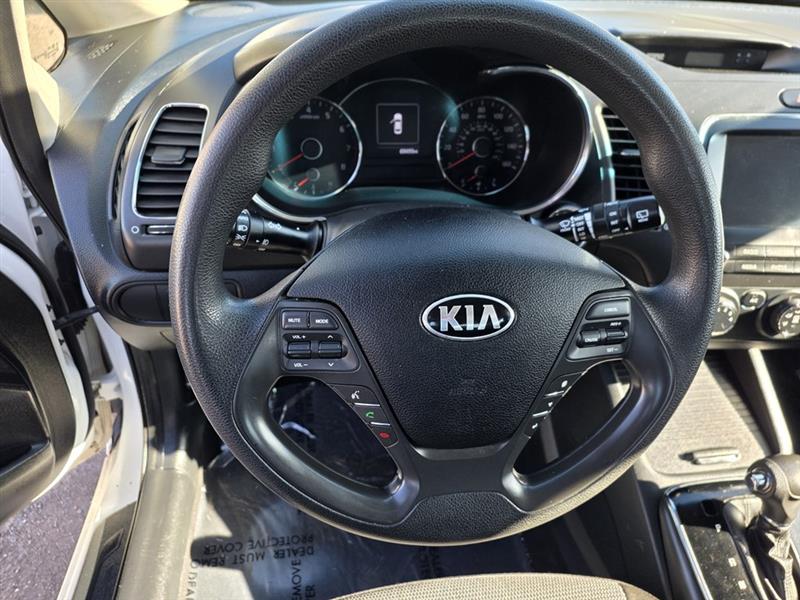 Kia Forte 5-Door LX 2017