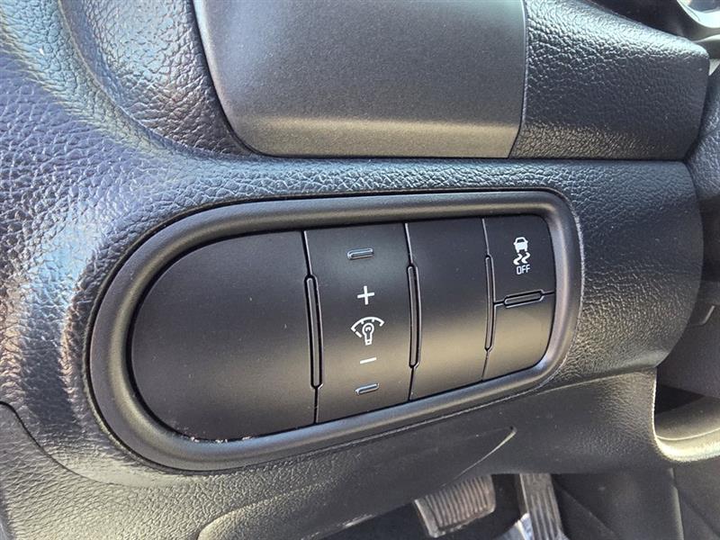 Kia Forte 5-Door LX 2017