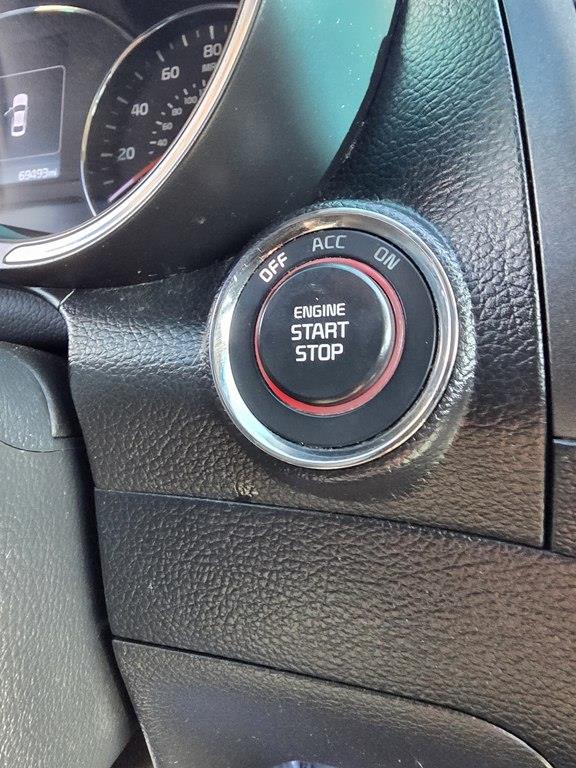 Kia Forte 5-Door LX 2017