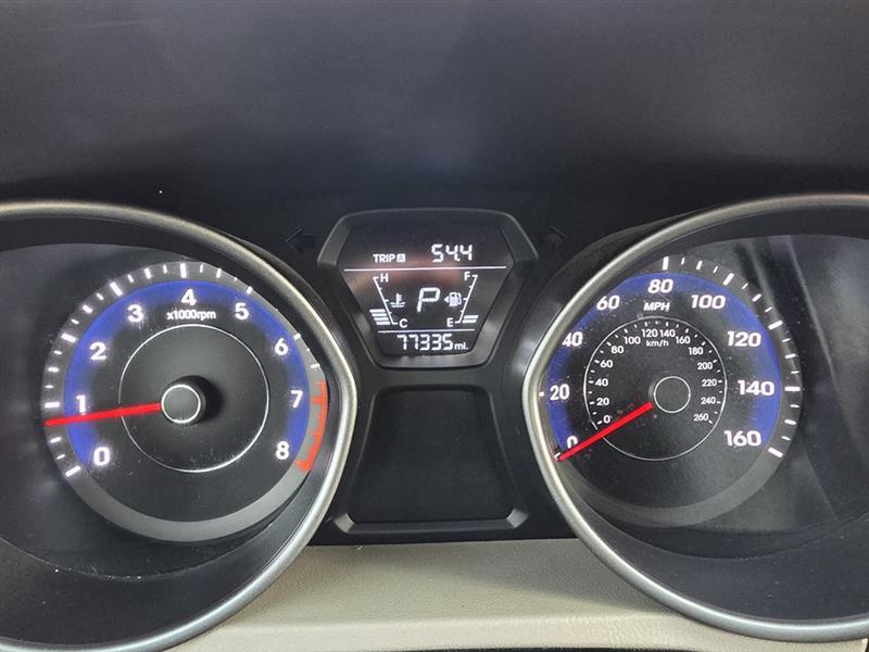 Hyundai Elantra SE 6AT 2016