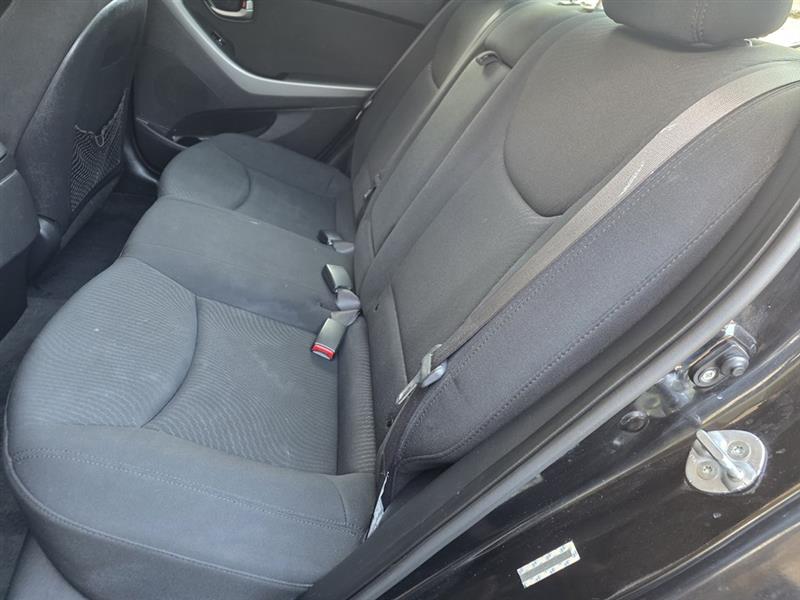 Hyundai Elantra SE 6AT 2015